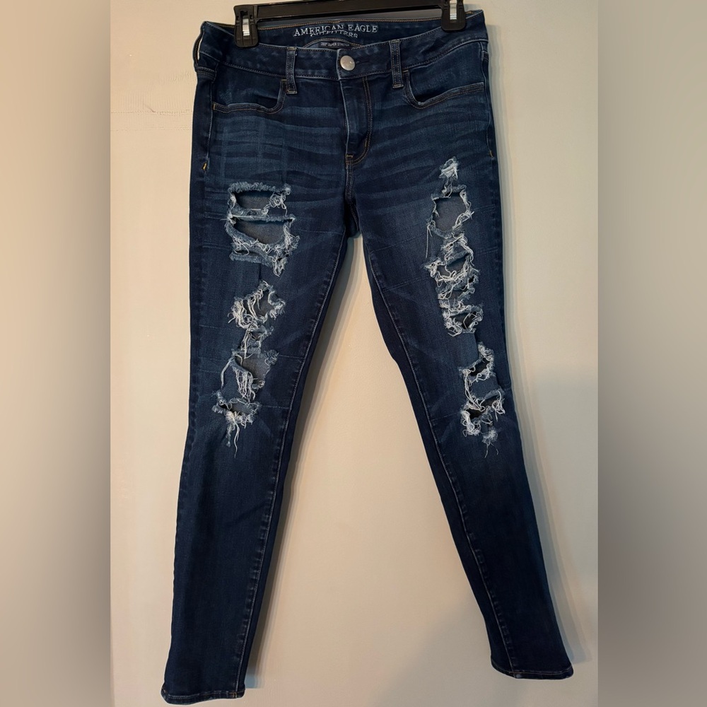 American Eagle Regular size 8 Skinny Blue Distressed Denim